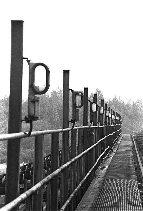 Weg auf dem Erzkran im Thyssen Stahlwerk in Duisburg Meiderich